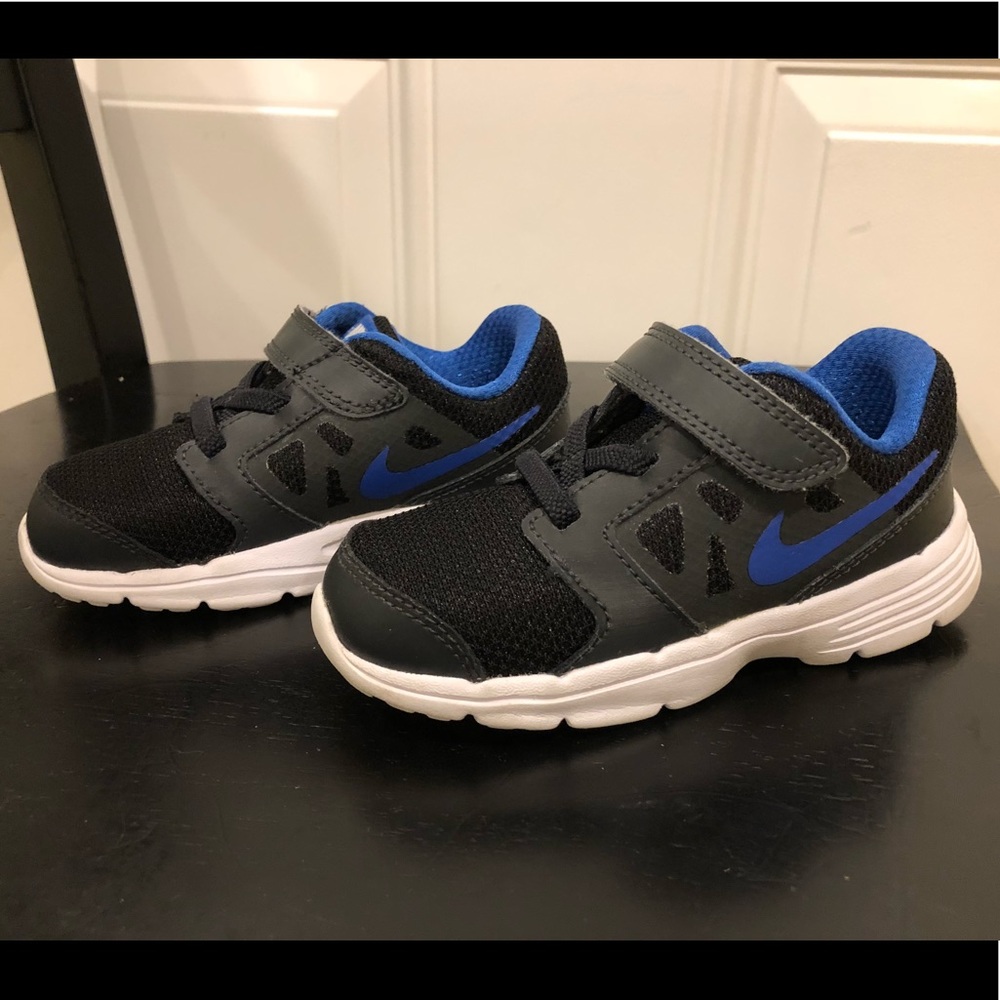 Toddler boy Nike sneakers
